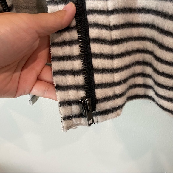 Anthropologie Dolan Striped Full Zip Jacket Black White Fleece X-Large - Picture 7 of 12